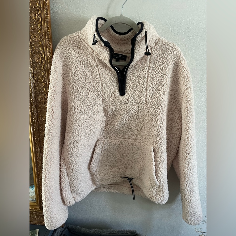 Love Tree fleece 1/4 zip. Kangaroo pocket.